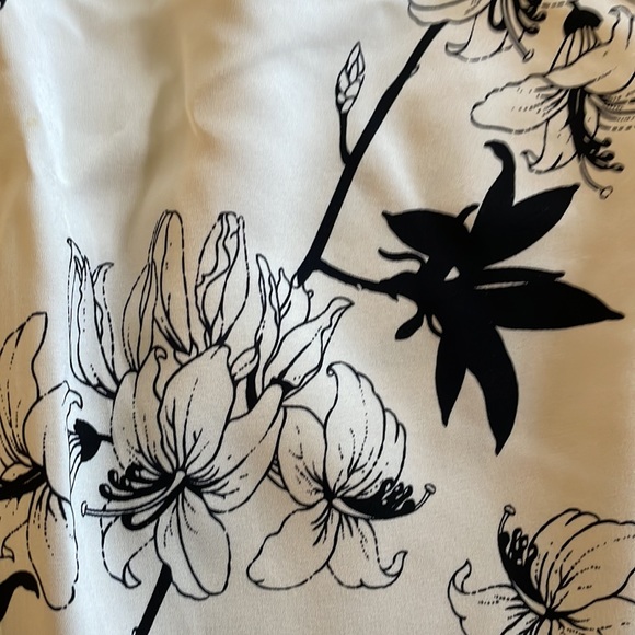 Black and white silk pants size 8 - Picture 3 of 4